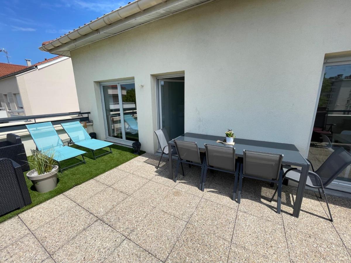 Bngo I Immense Rooftop Lyon I 2 Chambres, 4 Places Parkings, 2 Immenses Terrasses, 8 Personnes المظهر الخارجي الصورة