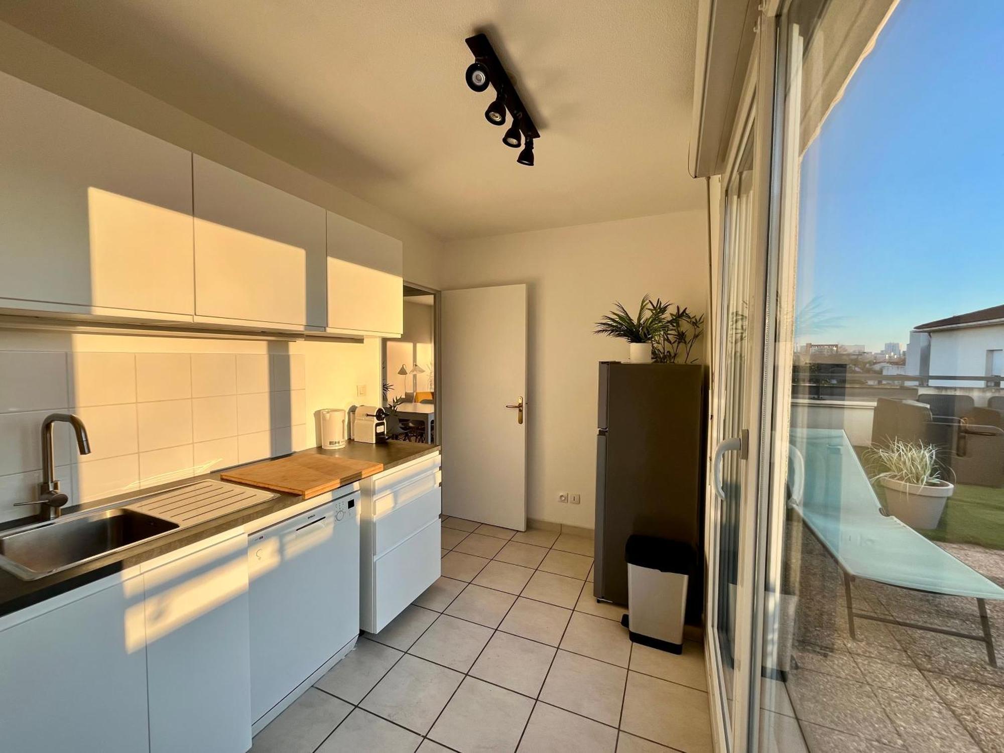 Bngo I Immense Rooftop Lyon I 2 Chambres, 4 Places Parkings, 2 Immenses Terrasses, 8 Personnes المظهر الخارجي الصورة