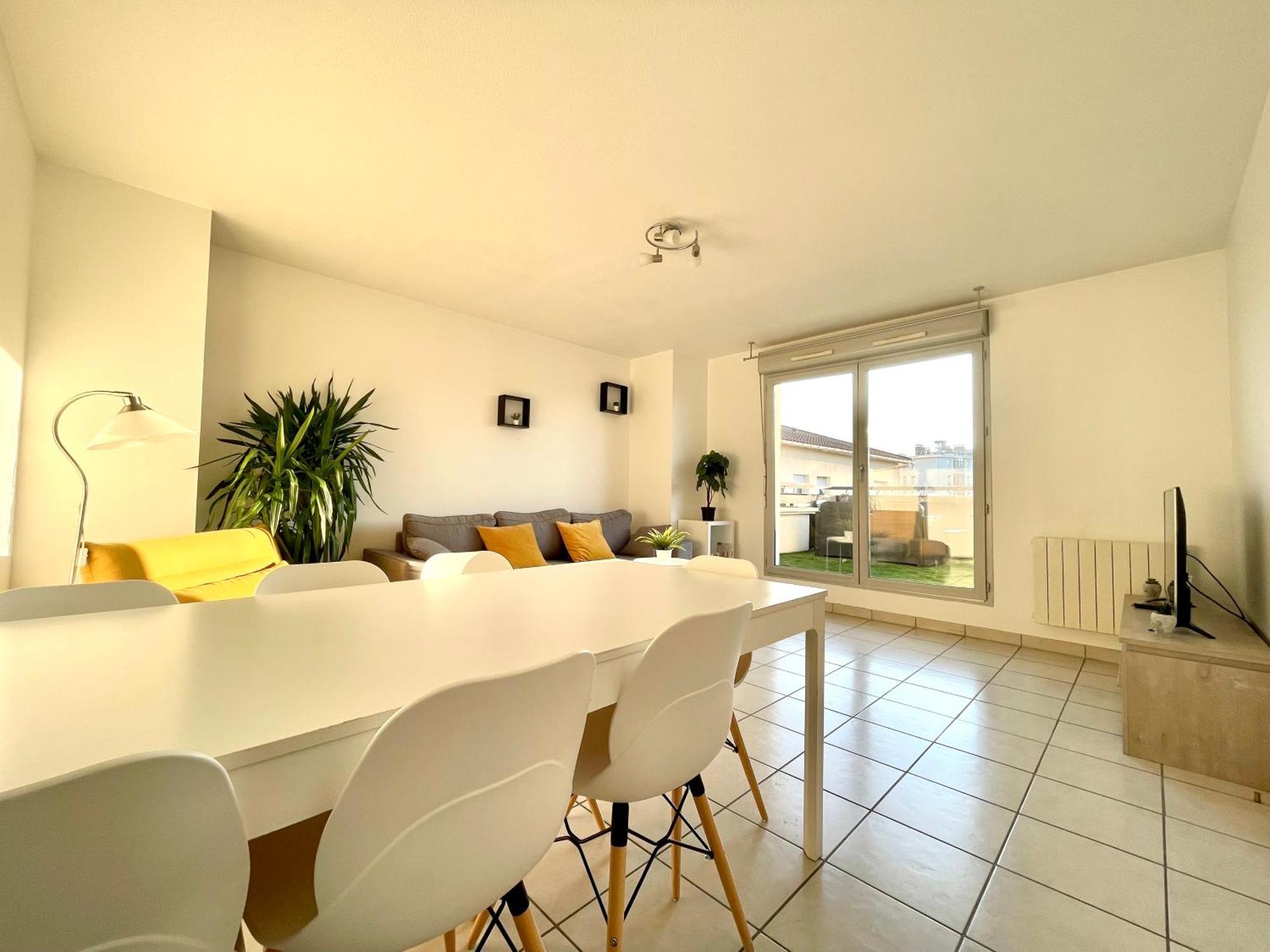 Bngo I Immense Rooftop Lyon I 2 Chambres, 4 Places Parkings, 2 Immenses Terrasses, 8 Personnes المظهر الخارجي الصورة